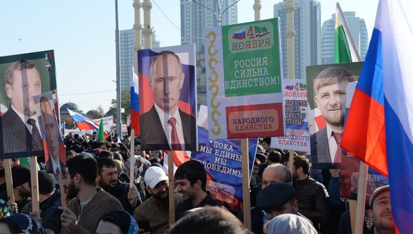 Участники митинга в центре Грозного, посвященного Дню народного единства. 4 ноября 2017 Участники митинга в центре Грозного, посвященного Дню народного единства. 4 ноября 2017