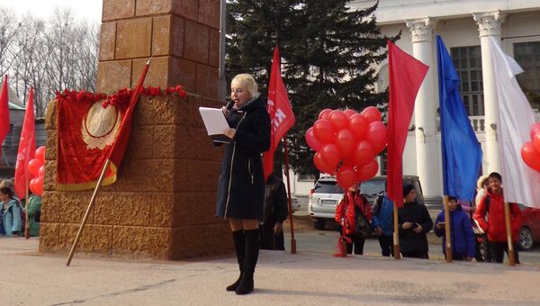 На церемонии вскрытия капсулы времени в поселке Кавалерово. 7 ноября 2017 На церемонии вскрытия капсулы времени в поселке Кавалерово. 7 ноября 2017