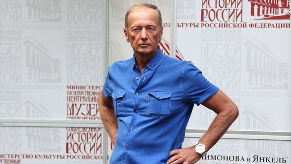 Сатирик Михаил Задорнов во время празднования 80-летнего юбилея поэта Е. Евтушенко в Галерее-музее Е. Евтушенко Сатирик Михаил Задорнов во время празднования 80-летнего юбилея поэта Е. Евтушенко в Галерее-музее Е. Евтушенко