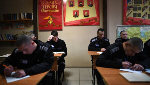 Заключенные исправительной колонии общего режима №2 во Владимирской области во время занятий Заключенные исправительной колонии общего режима №2 во Владимирской области во время занятий