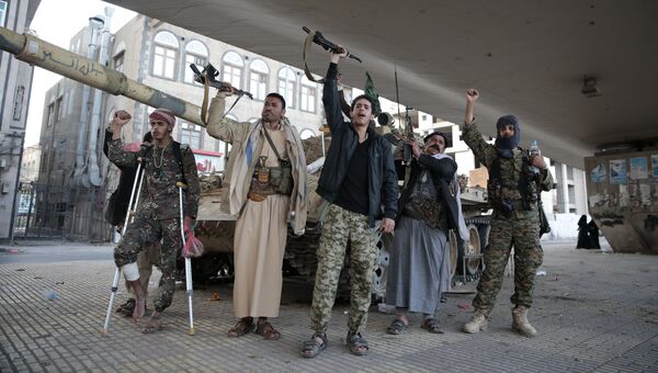Боевики-хуситы в столице Йемена Сане Боевики-хуситы в столице Йемена Сане