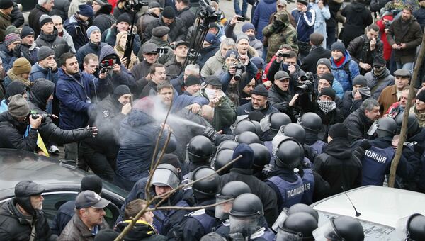 Столкновения сторонников Михаила Саакашвили с сотрудниками полиции в Киеве, Украина. 5 декабря 2017 Столкновения сторонников Михаила Саакашвили с сотрудниками полиции в Киеве, Украина. 5 декабря 2017