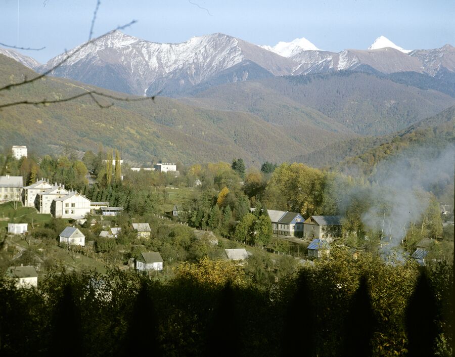 Вид на курорт Красная поляна. 1983 год Вид на курорт Красная поляна. 1983 год