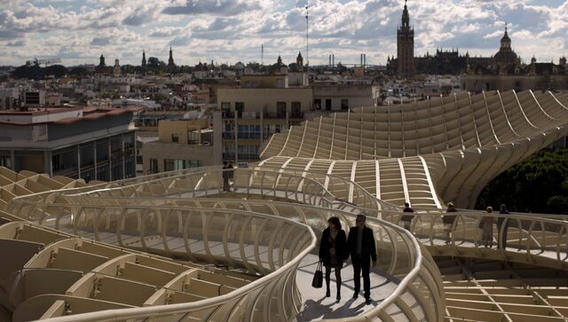 Общественное пространство Metropol parasol в Севилье (Испания) Общественное пространство Metropol parasol в Севилье (Испания)