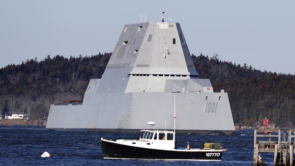 Американский эсминец USS Michael Monsoor типа Zumwalt, направляющийся в море для испытаний. 4 декабря 2017 Американский эсминец USS Michael Monsoor типа Zumwalt, направляющийся в море для испытаний. 4 декабря 2017