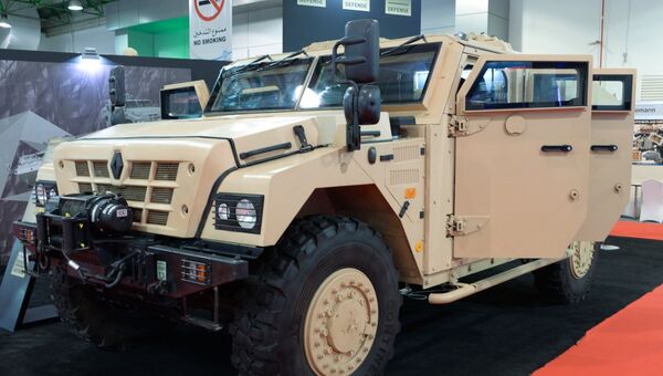 Французский бронированный автомобиль Sherpa Lightscout на международной выставке вооружения и военной техники Gulf Defence & Aerospace-2017 в Эль-Кувейте Французский бронированный автомобиль Sherpa Lightscout на международной выставке вооружения и военной техники Gulf Defence & Aerospace-2017 в Эль-Кувейте
