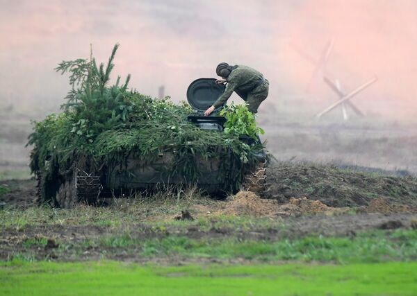 Совместные стратегические учения Белоруссии и России Запад-2017 на полигоне в Минской области Совместные стратегические учения Белоруссии и России Запад-2017 на полигоне в Минской области