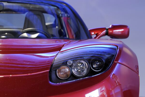 Автомобиль Tesla Roadster Автомобиль Tesla Roadster