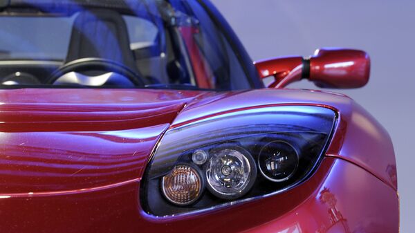 Автомобиль Tesla Roadster 