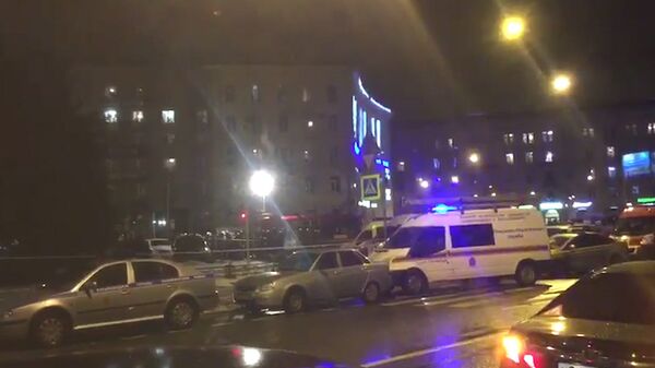 Взрыв произошел в магазине Перекресток в Петербурге. Съемка с места ЧП Взрыв произошел в магазине Перекресток в Петербурге. Съемка с места ЧП