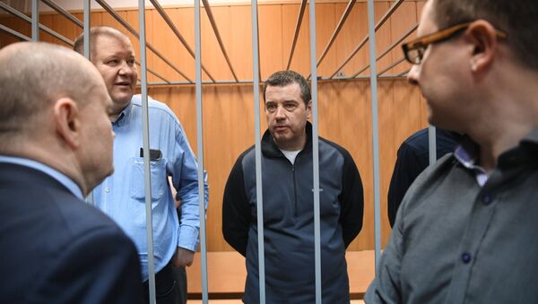 Бывший глава федерального агентства по обустройству государственной границы РФ Дмитрий Безделов в Мещанском суде города Москвы. 29 декабря 2017 Бывший глава федерального агентства по обустройству государственной границы РФ Дмитрий Безделов в Мещанском суде города Москвы. 29 декабря 2017