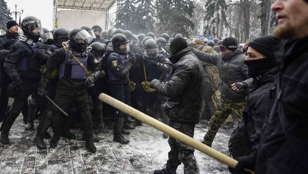 Cтолкновение между митингующими и полицией у здания Верховной рады Украины, Киев. 16 января 2018 Cтолкновение между митингующими и полицией у здания Верховной рады Украины, Киев. 16 января 2018