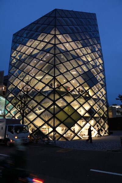 Prada в Токио Prada в Токио