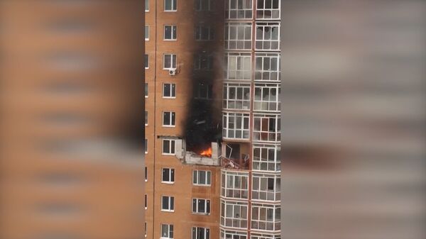Газовый баллон взорвался в ЖК Бутово-Парк в Подмосковье. Съемка очевидца Газовый баллон взорвался в ЖК Бутово-Парк в Подмосковье. Съемка очевидца