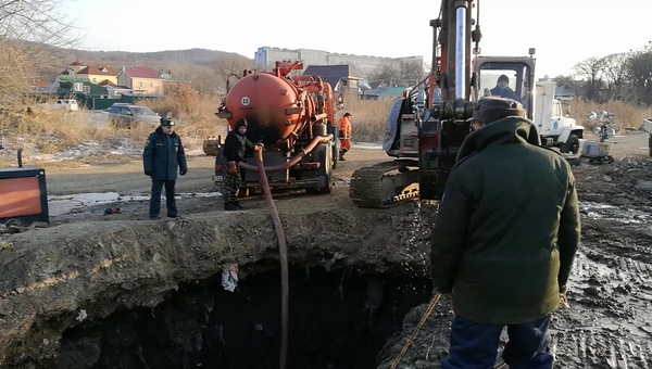 Устранение порыва водопровода Устранение порыва водопровода