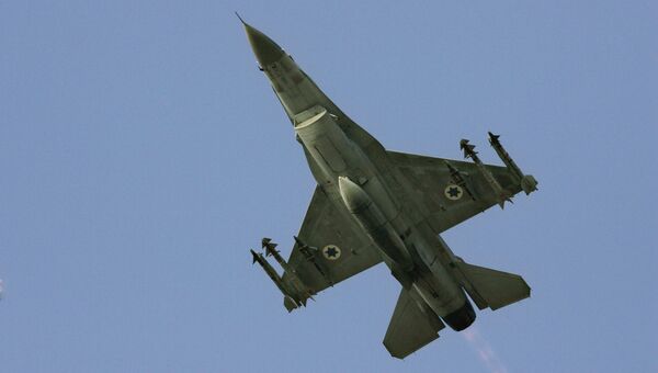 Израильский боевой самолет F-16. Архивное фото Израильский боевой самолет F-16. Архивное фото
