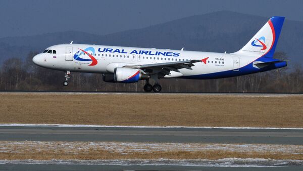 Самолет Airbus A320 авиакомпании Уральские авиалинии. Архивное фото Самолет Airbus A320 авиакомпании Уральские авиалинии. Архивное фото