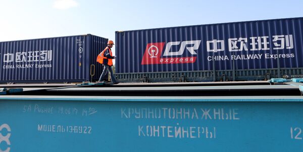 Первый комбинированный контейнерный поезд проехал транзитом через Калининградскую область из Европы в Китай Первый комбинированный контейнерный поезд проехал транзитом через Калининградскую область из Европы в Китай