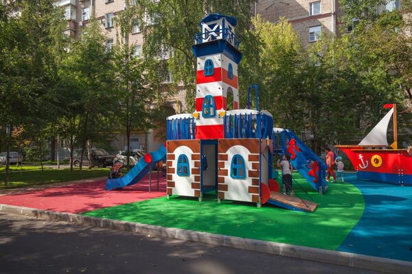 Детский городок на Комсомольском проспекте Детский городок на Комсомольском проспекте