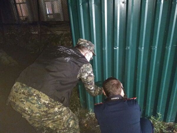 Работа следственной группы на месте стрельбы на улице Депутатской в Екатеринбурге Работа следственной группы на месте стрельбы на улице Депутатской в Екатеринбурге