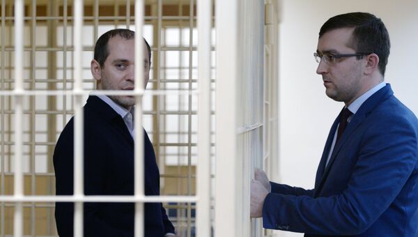 Владелец фирмы Стройсоюз СВ Максим Корнеев в Смольнинском районном суде Санкт-Петербурга. 22 февраля 2018 Владелец фирмы Стройсоюз СВ Максим Корнеев в Смольнинском районном суде Санкт-Петербурга. 22 февраля 2018