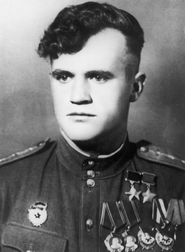 Дважды Герой Советского Союза летчик Николай Дмитриевич Гулаев Дважды Герой Советского Союза летчик Николай Дмитриевич Гулаев