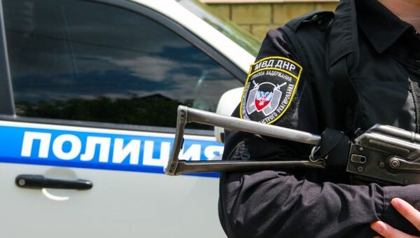 Сотрудник правоохранительных органов ДНР. Архивное фото Сотрудник правоохранительных органов ДНР. Архивное фото