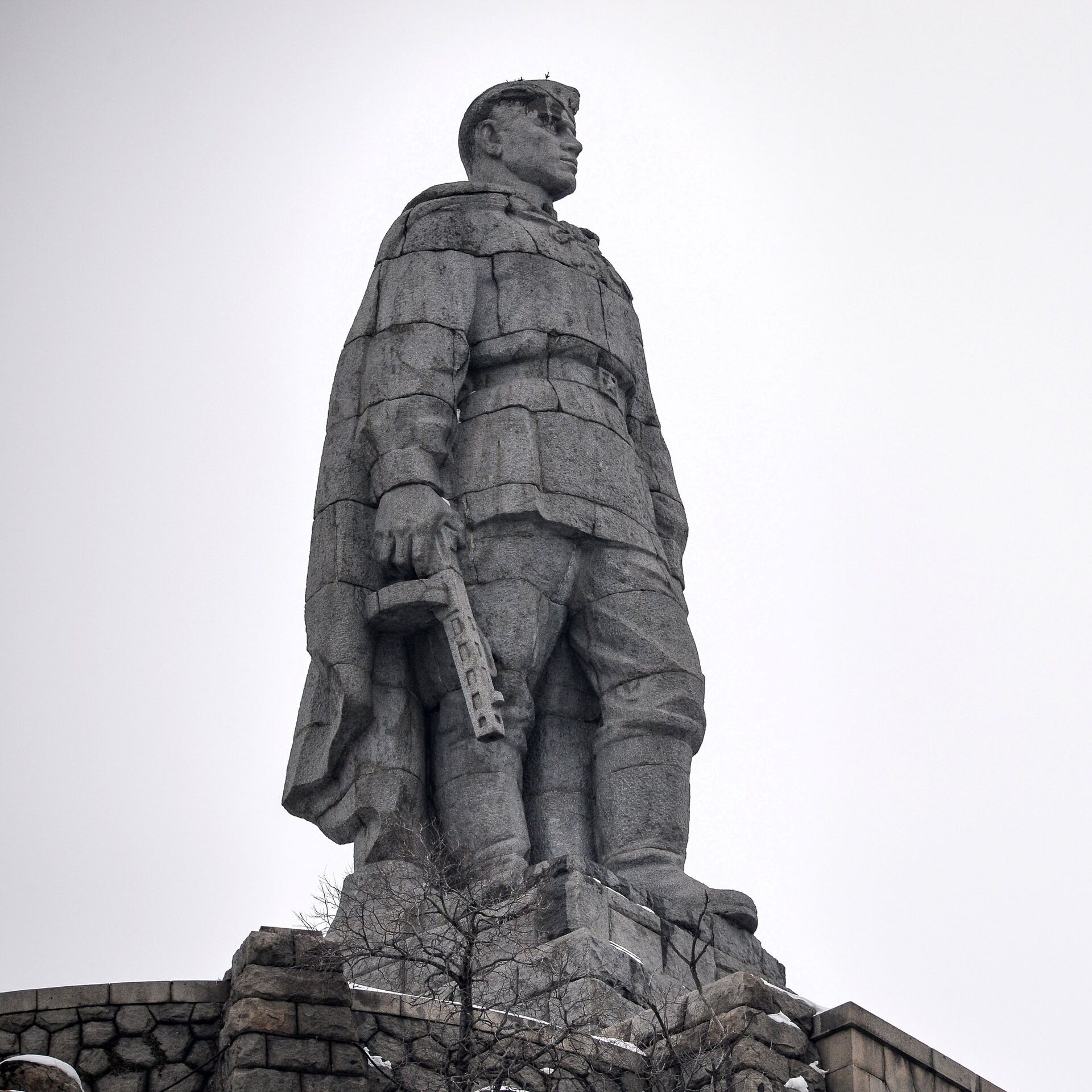 Алеша в болгарии. Памятник алёше в Болгарии. Памятник в Болгарии русскому солдату Алеше фото. Памятник алёше в Болгарии история. Памятник Алеше в Болгарии Алешка.