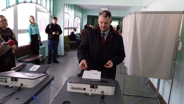 Летчик-космонавт, Герой России, уроженец Пензы Александр Самокутяев приехал голосовать в родной город. 18 марта 2018 Летчик-космонавт, Герой России, уроженец Пензы Александр Самокутяев приехал голосовать в родной город. 18 марта 2018