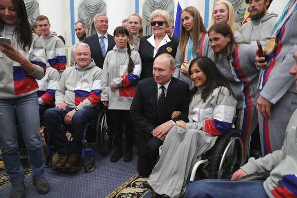 Президент РФ Владимир Путин во время встречи с российскими спортсменами – победителями и призёрами XII Паралимпийских зимних игр в Пхёнчхане Президент РФ Владимир Путин во время встречи с российскими спортсменами – победителями и призёрами XII Паралимпийских зимних игр в Пхёнчхане