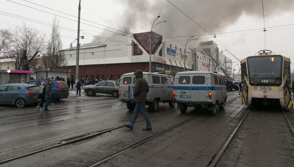 Пожар в торговом центре зимняя вишня фото погибших