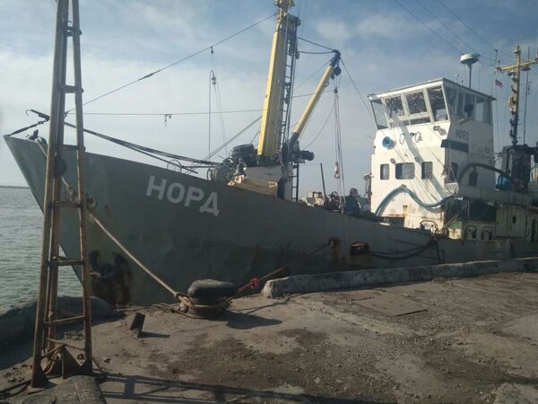 Задержанное рыболовецкое судно Норд в украинской части территориальных вод Азовского моря. 26 марта 2018 Задержанное рыболовецкое судно Норд в украинской части территориальных вод Азовского моря. 26 марта 2018