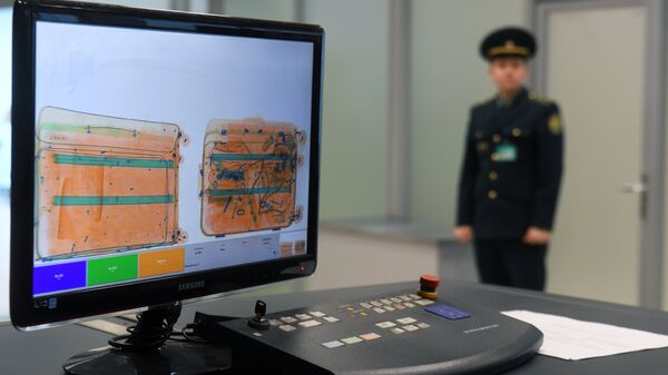Монитор багажного сканера в зоне таможенного контроля международного аэропорта Казань. Архивное фото