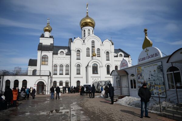 Храм Святой Троицы в Кемерово, в котором прошла панихида в память о жертвах пожара в торгово-развлекательном центре «Зимняя вишня» Храм Святой Троицы в Кемерово, в котором прошла панихида в память о жертвах пожара в торгово-развлекательном центре «Зимняя вишня»