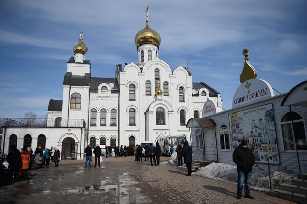 Храм Святой Троицы в Кемерово, в котором прошла панихида в память о жертвах пожара в торгово-развлекательном центре «Зимняя вишня» Храм Святой Троицы в Кемерово, в котором прошла панихида в память о жертвах пожара в торгово-развлекательном центре «Зимняя вишня»