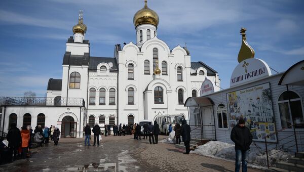 Храм Святой Троицы в Кемерово, в котором прошла панихида в память о жертвах пожара в торгово-развлекательном центре «Зимняя вишня» Храм Святой Троицы в Кемерово, в котором прошла панихида в память о жертвах пожара в торгово-развлекательном центре «Зимняя вишня»