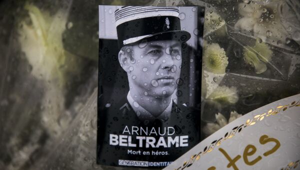 Фотография подполковника жандармерии Арно Бельтрама Фотография подполковника жандармерии Арно Бельтрама