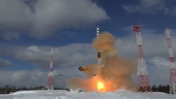 Кадры запуска межконтинентальной ракеты Сармат с космодрома Плесецк Кадры запуска межконтинентальной ракеты Сармат с космодрома Плесецк