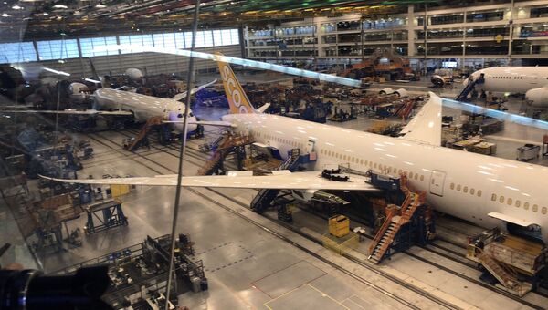 Самолеты фирмы Boeing на заводе в Южной Каролине. Архивное фото Самолеты фирмы Boeing на заводе в Южной Каролине. Архивное фото