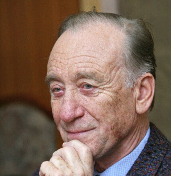 Композитор Родион Щедрин в Российском государственном архиве литературы и искусства Композитор Родион Щедрин в Российском государственном архиве литературы и искусства