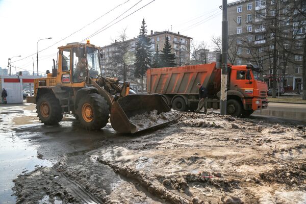 Уборка московских улиц