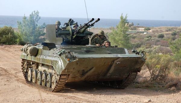 Боевая машина пехоты БМП-1П армии Греции, вооруженная 23-мм зенитной установкой ЗУ-23-2 Боевая машина пехоты БМП-1П армии Греции, вооруженная 23-мм зенитной установкой ЗУ-23-2