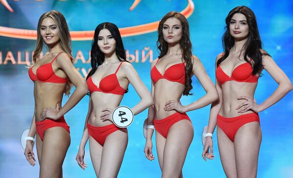 Выступление финалисток конкурса Мисс Россия-2018 в концертном зале Барвиха Выступление финалисток конкурса Мисс Россия-2018 в концертном зале Барвиха