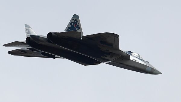 Многофункциональный истребитель Су-57 во время репетиции парада Победы на военном полигоне Алабино Многофункциональный истребитель Су-57 во время репетиции парада Победы на военном полигоне Алабино