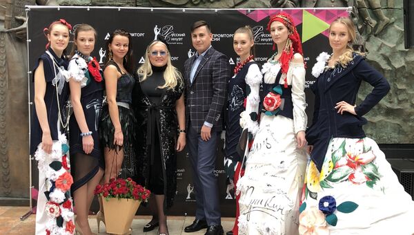 Fashion-шоу фонда Русский Силуэт в галерее искусств Зураба Церетели в рамках 40-го ММКФ Fashion-шоу фонда Русский Силуэт в галерее искусств Зураба Церетели в рамках 40-го ММКФ