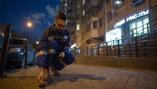 Измерение света во дворе Измерение света во дворе