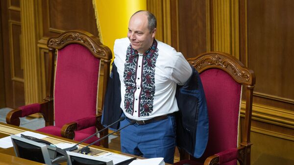 Председатель Верховной Рады Андрей Парубий, одетый в традиционную украинскую одежду Председатель Верховной Рады Андрей Парубий, одетый в традиционную украинскую одежду