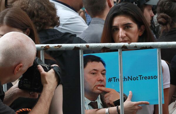 Акция у здания посольства Украины в Москве в поддержку журналиста Кирилла Вышинского. 18 мая 2018 Акция у здания посольства Украины в Москве в поддержку журналиста Кирилла Вышинского. 18 мая 2018