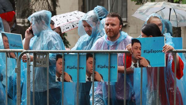 Акция у здания посольства Украины в Москве в поддержку журналиста Кирилла Вышинского. 18 мая 2018 Акция у здания посольства Украины в Москве в поддержку журналиста Кирилла Вышинского. 18 мая 2018