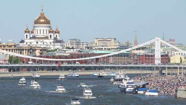 Вид на Храм Христа Спасителя в Москве Вид на Храм Христа Спасителя в Москве